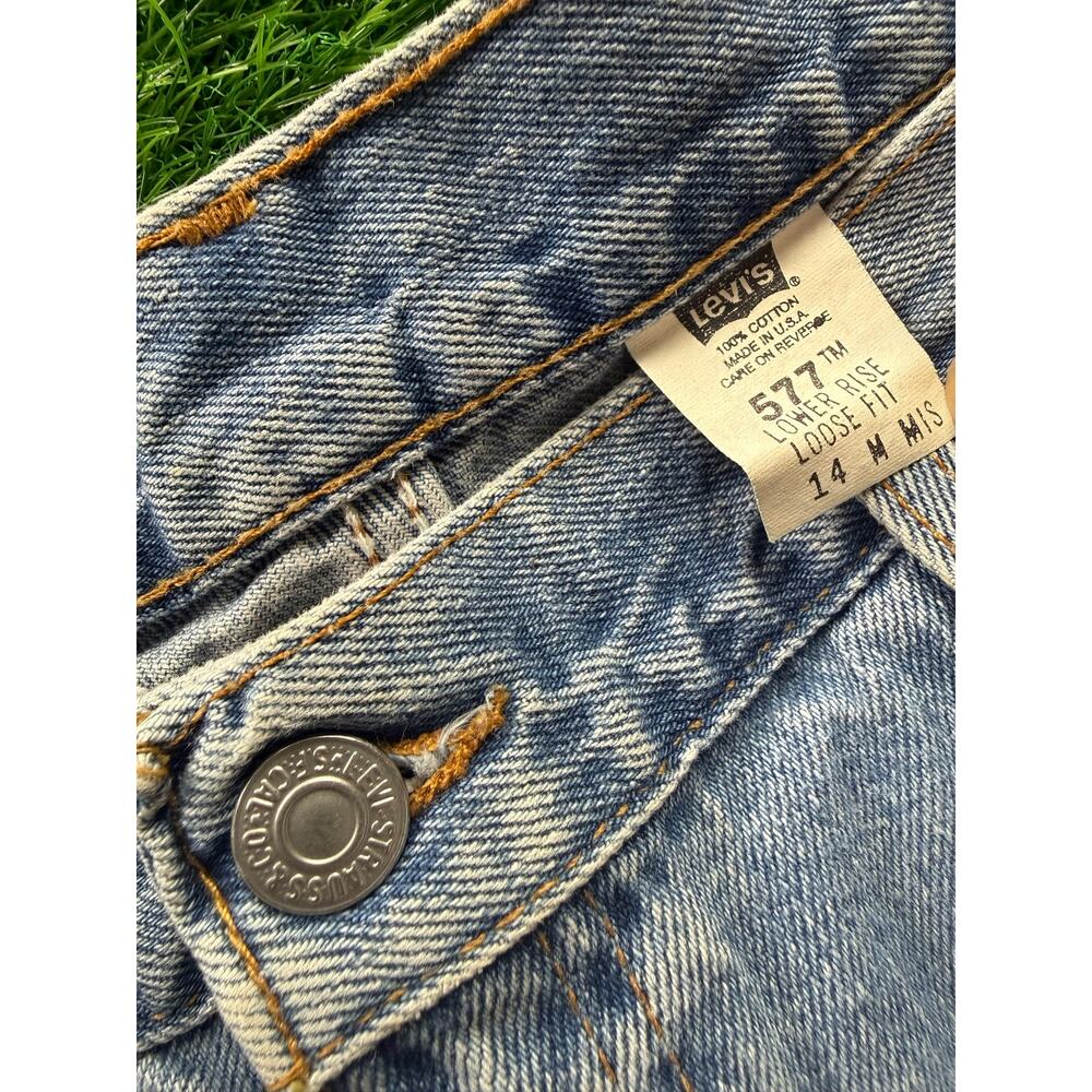 Vtg Levi’s 577 Lower Rise Loose Fit Jeans Women's 14 USA Light Wash 100% Cotton - Picture 3 of 15